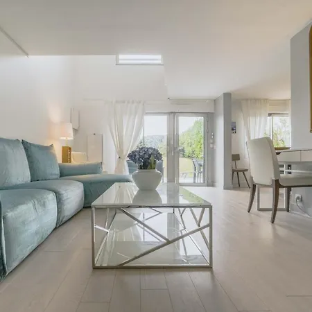 Lejlighed Les Terrasses De Marbella - A 350 M De La Biarritz